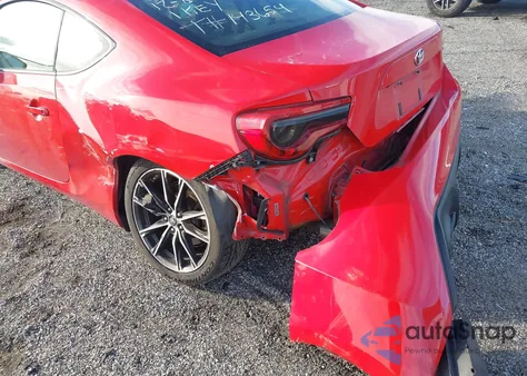 2017 Toyota 86 z USA, uszkodzony, nr VIN JF1ZNAA11H8703132